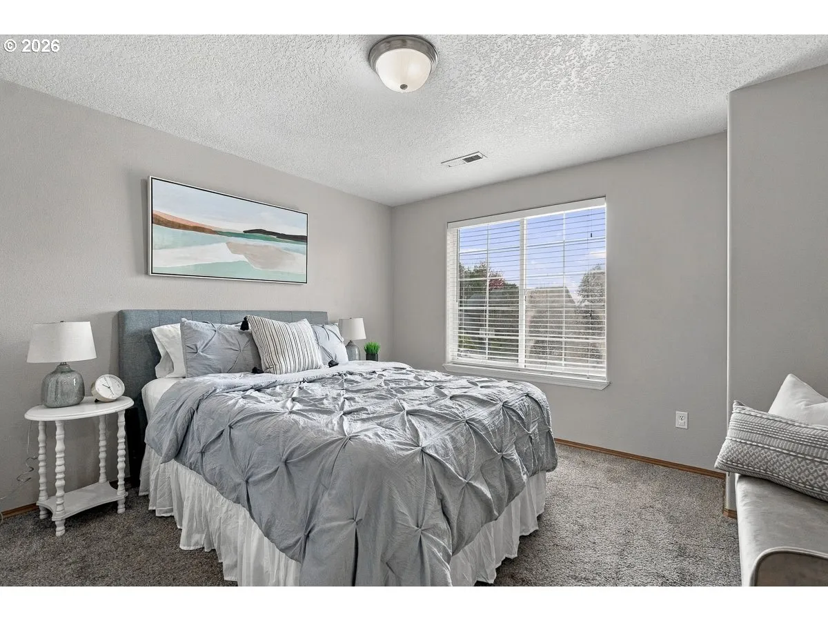 Bedroom, Primary