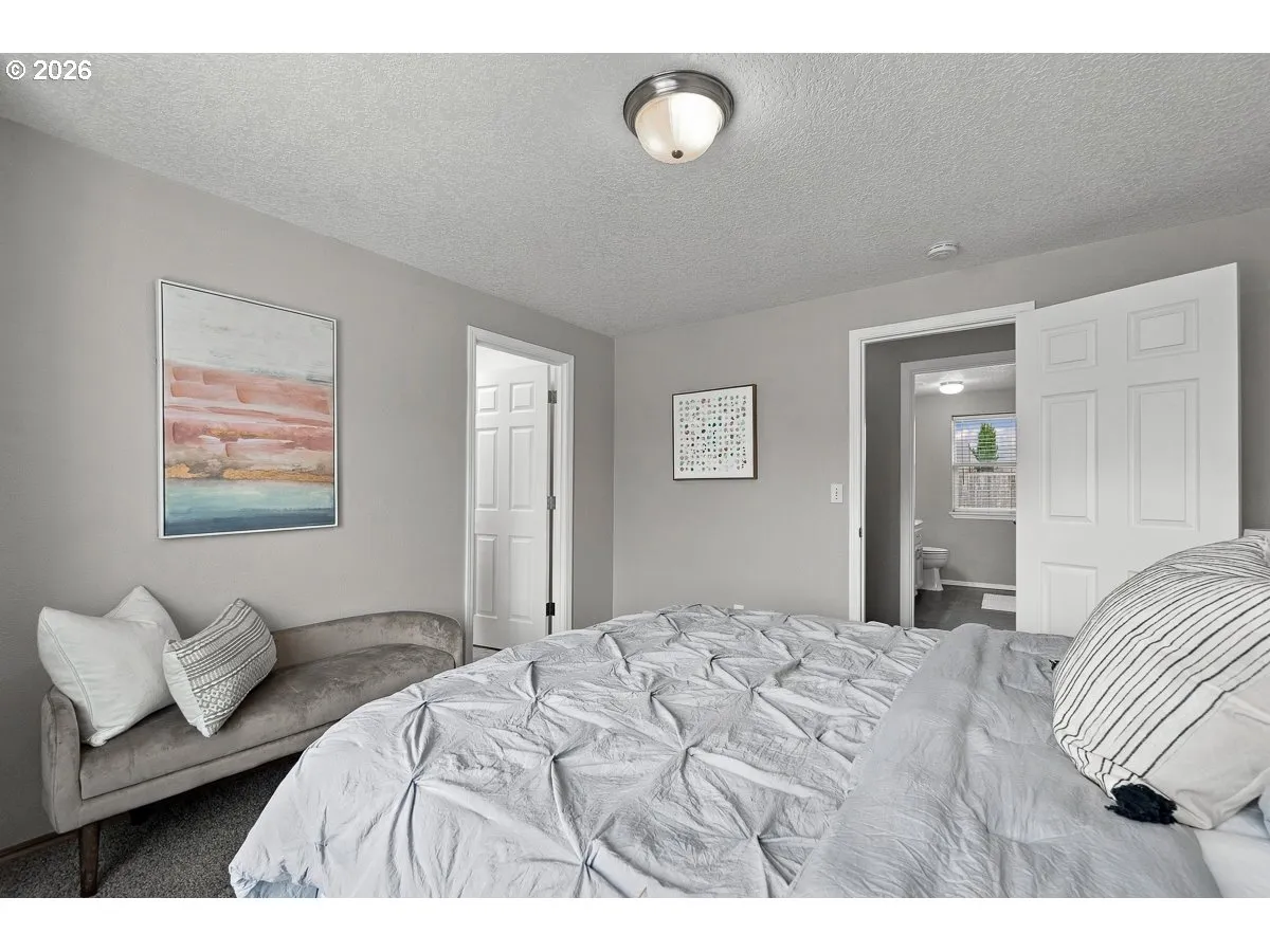 Bedroom, Primary