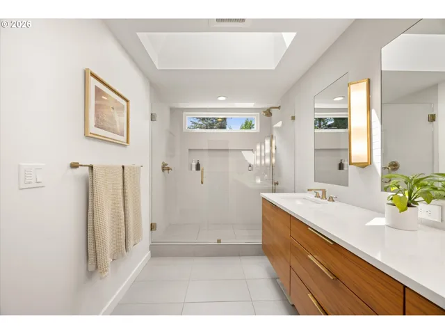 Owner's Suite Bathroom-Walk in Shower