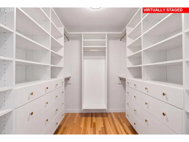 Bedroom, Owner's Suite-Walk-In Closet