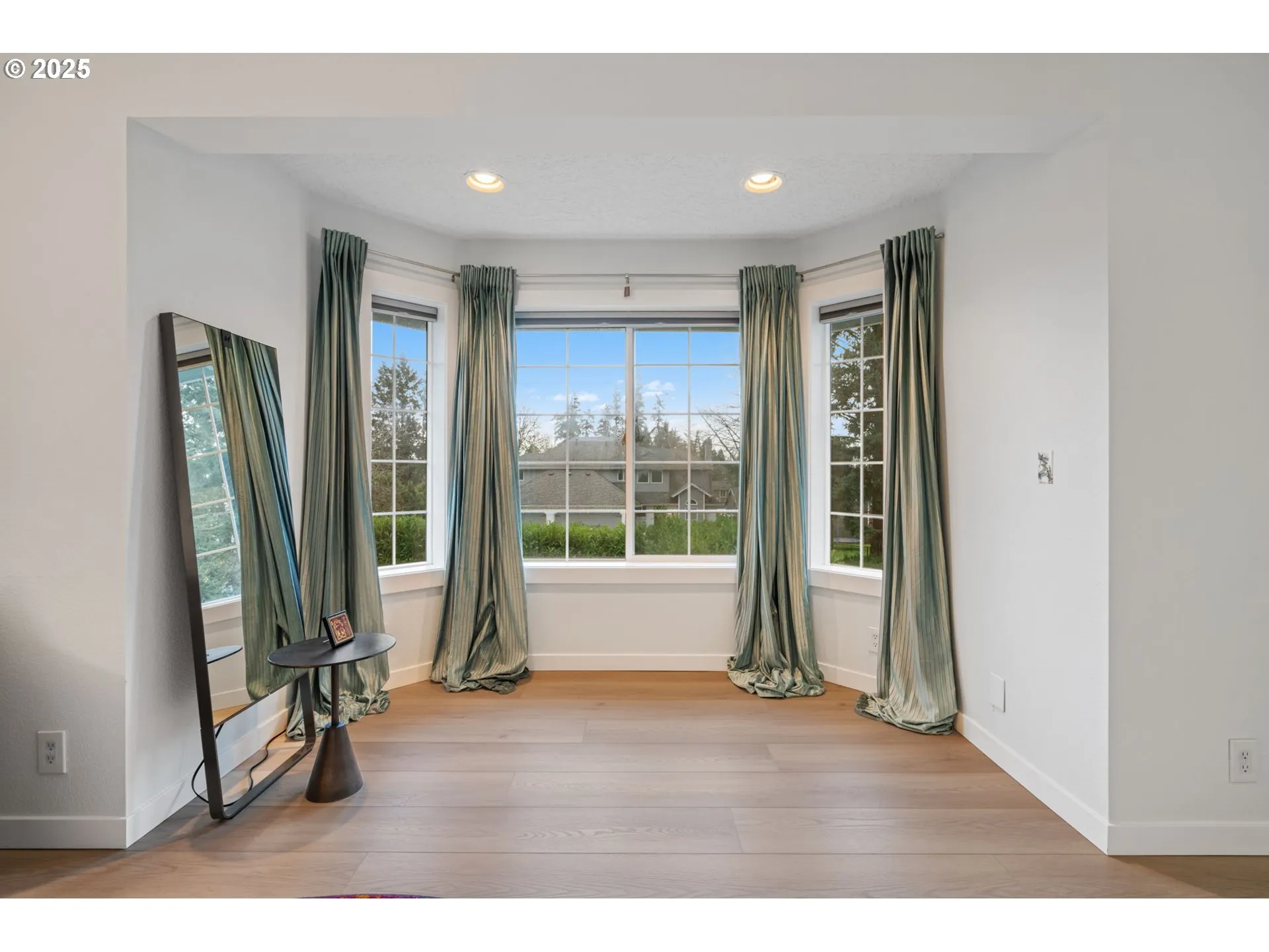 Bedroom, Primary-Upper