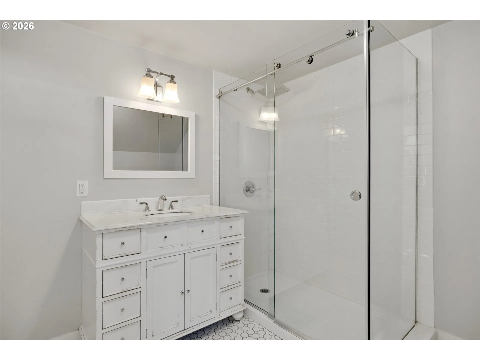 Bathroom-Walk in Shower