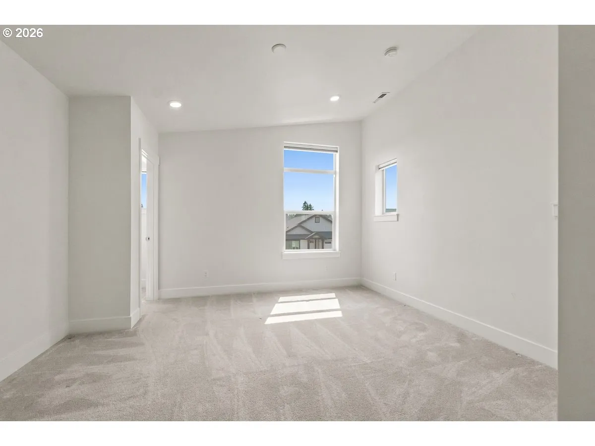 Bedroom, Primary-Vaulted Ceilings