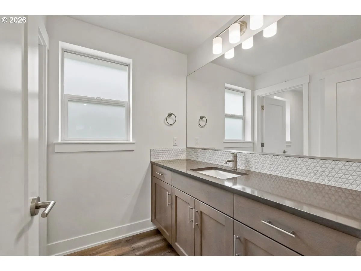 Bathroom-Upper
