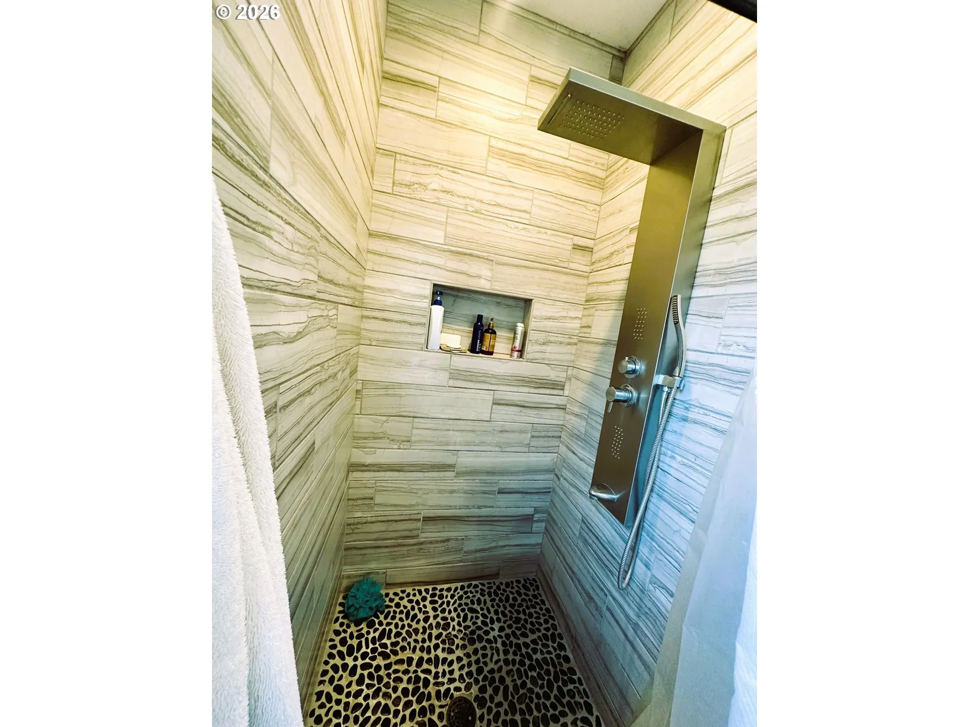 Bathroom-Walk in Shower