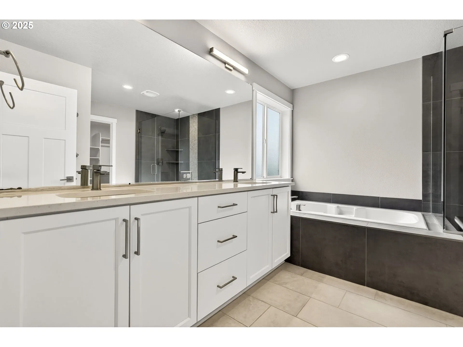 Bathroom, Attached-Upper