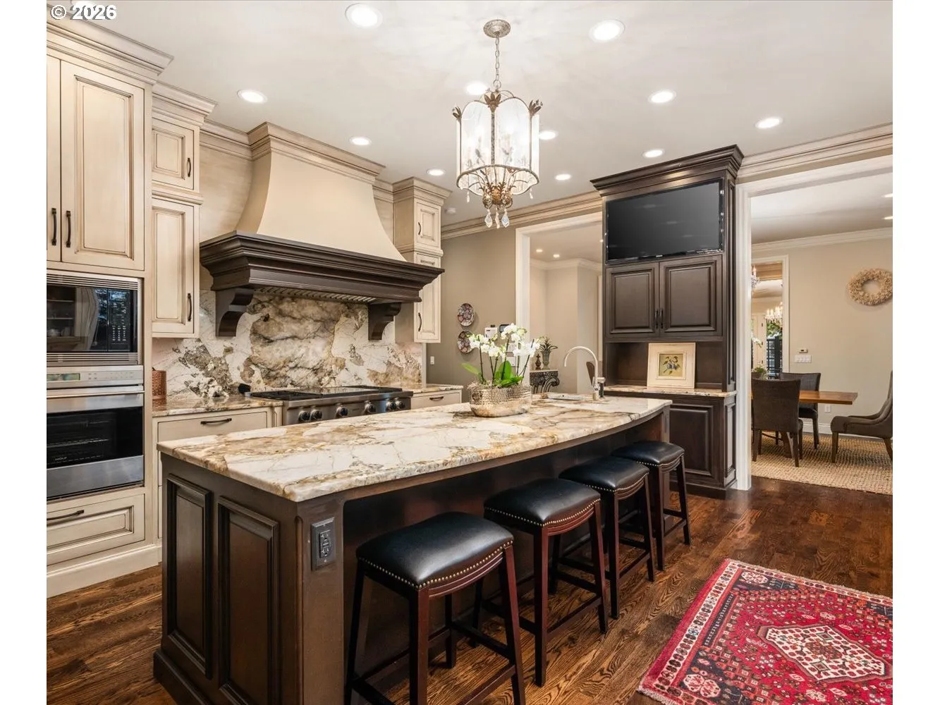 Kitchen-Breakfast Bar