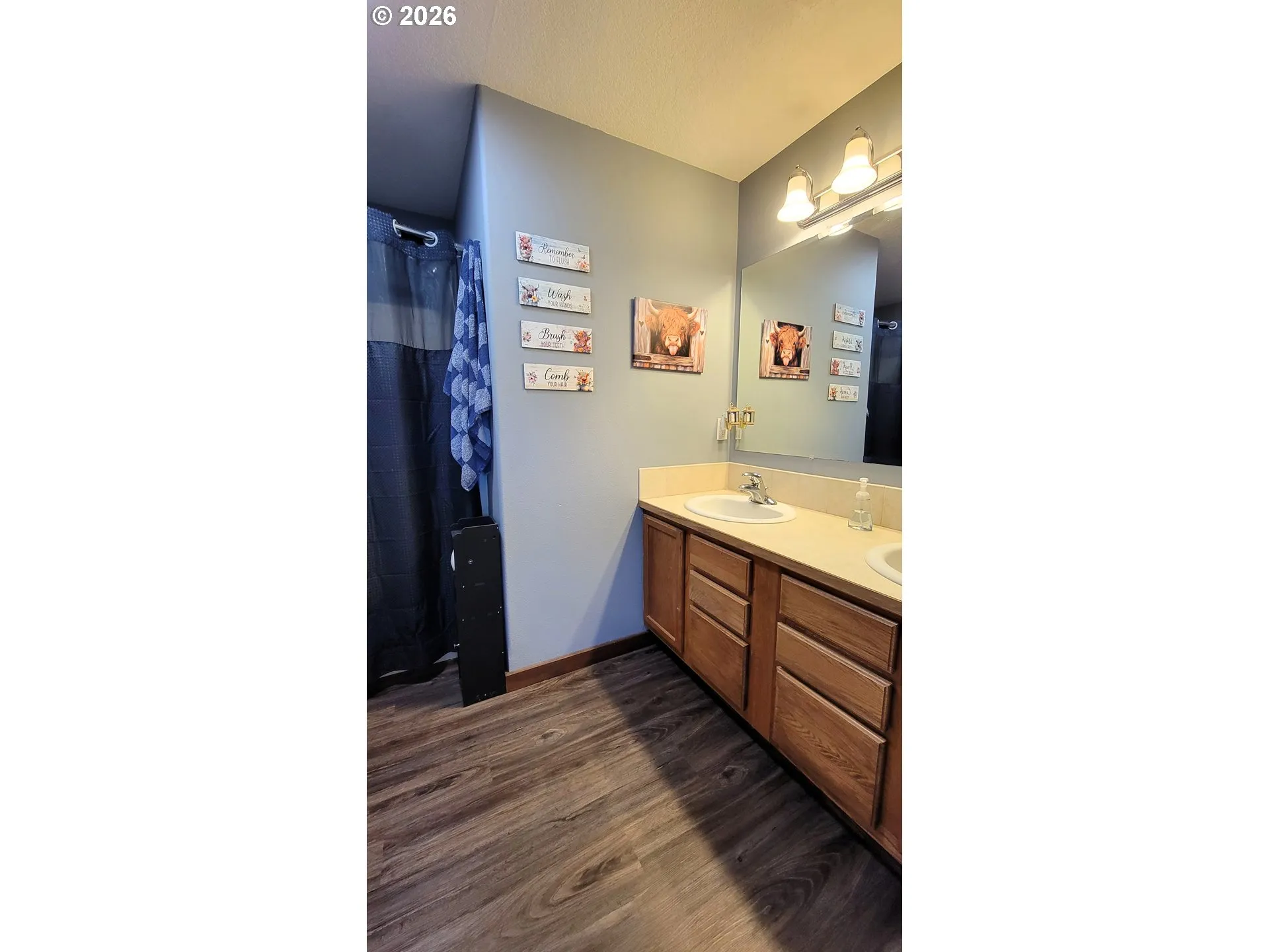 Bathroom, Attached-Double Sinks
