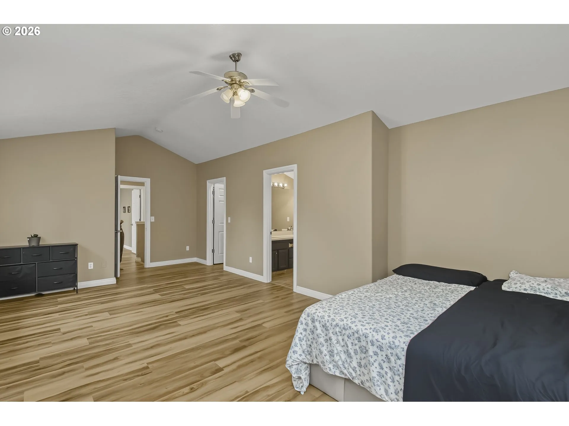 Primary Bedroom-Upper