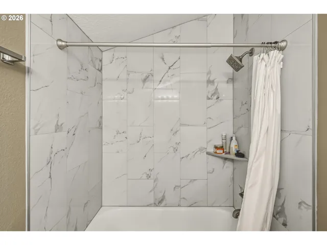 Owner's Suite Bathroom-Full Bathroom