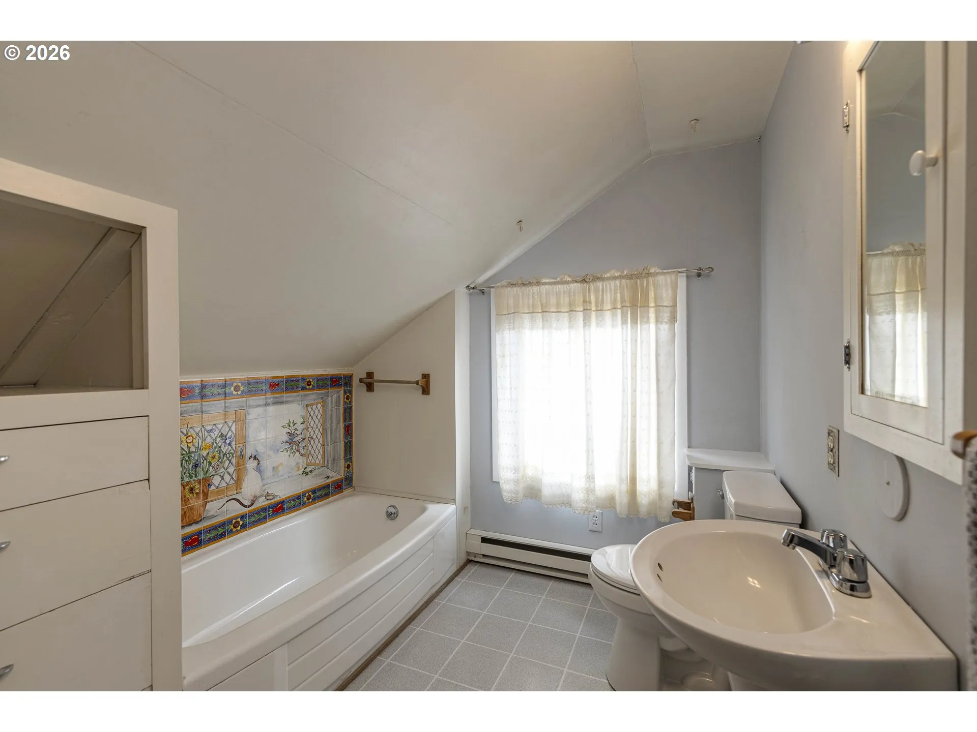 Bathroom-Upper