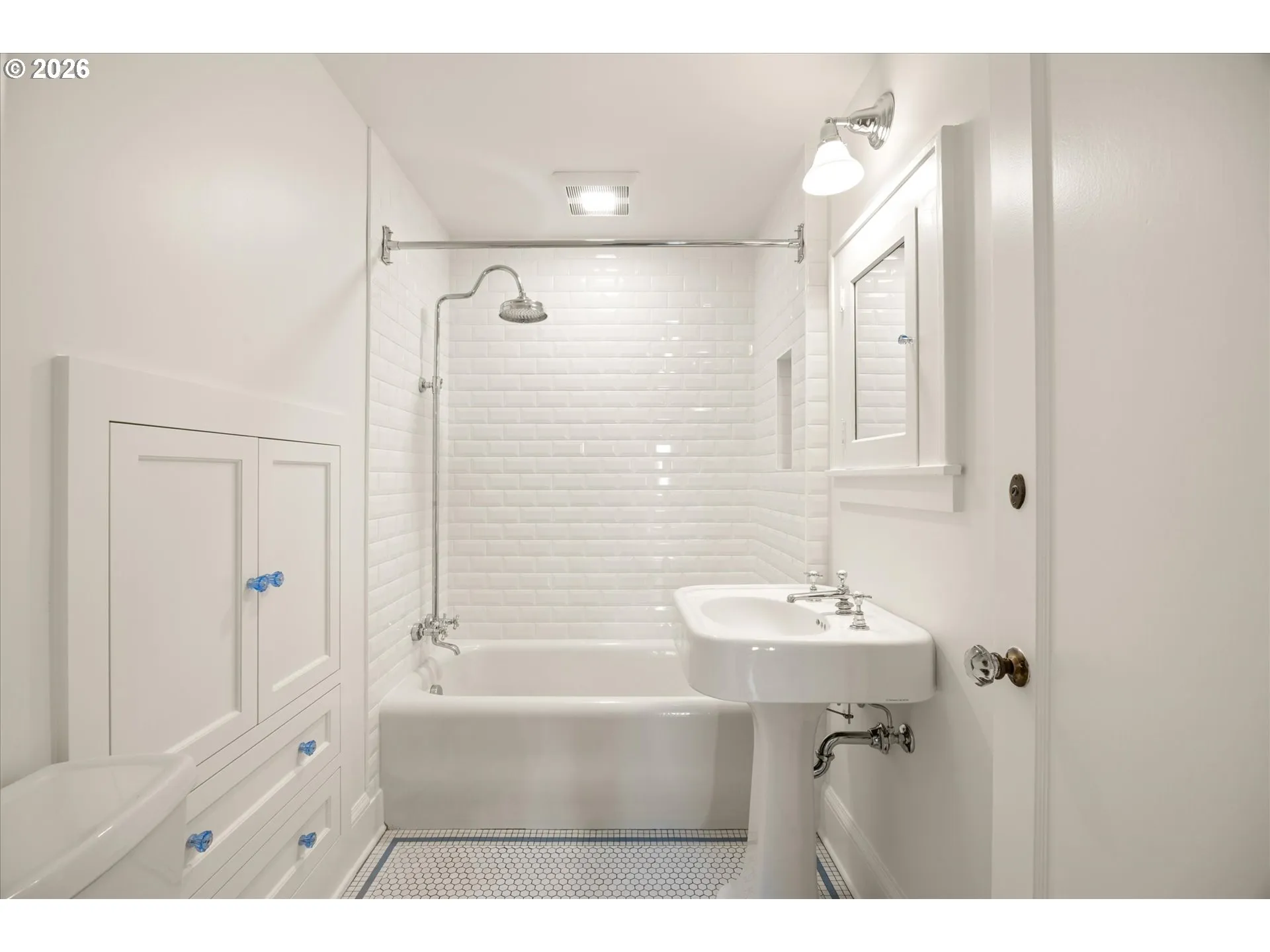 Bathroom-Upper