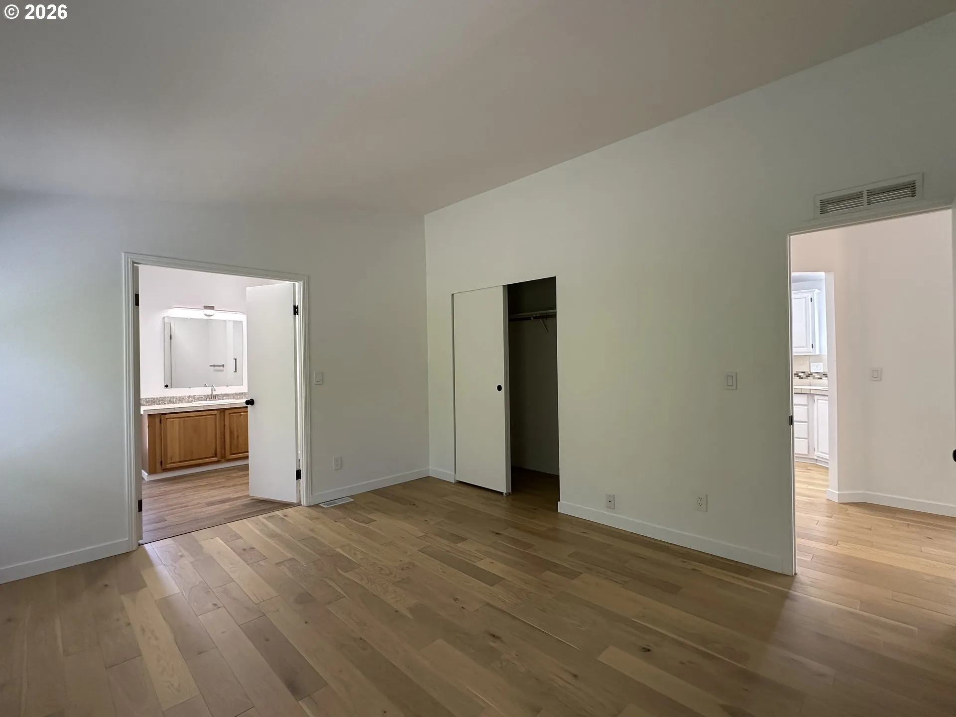 Bedroom, Primary