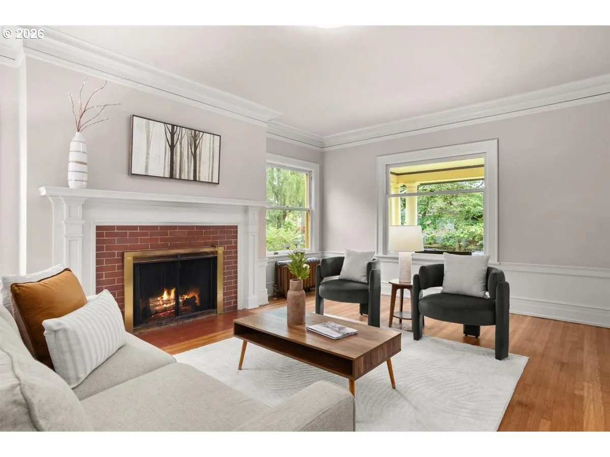 Living Room-Fireplace