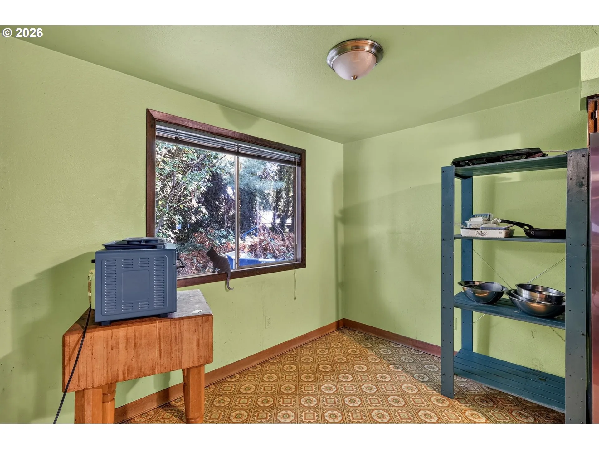 Kitchen-Eating Area