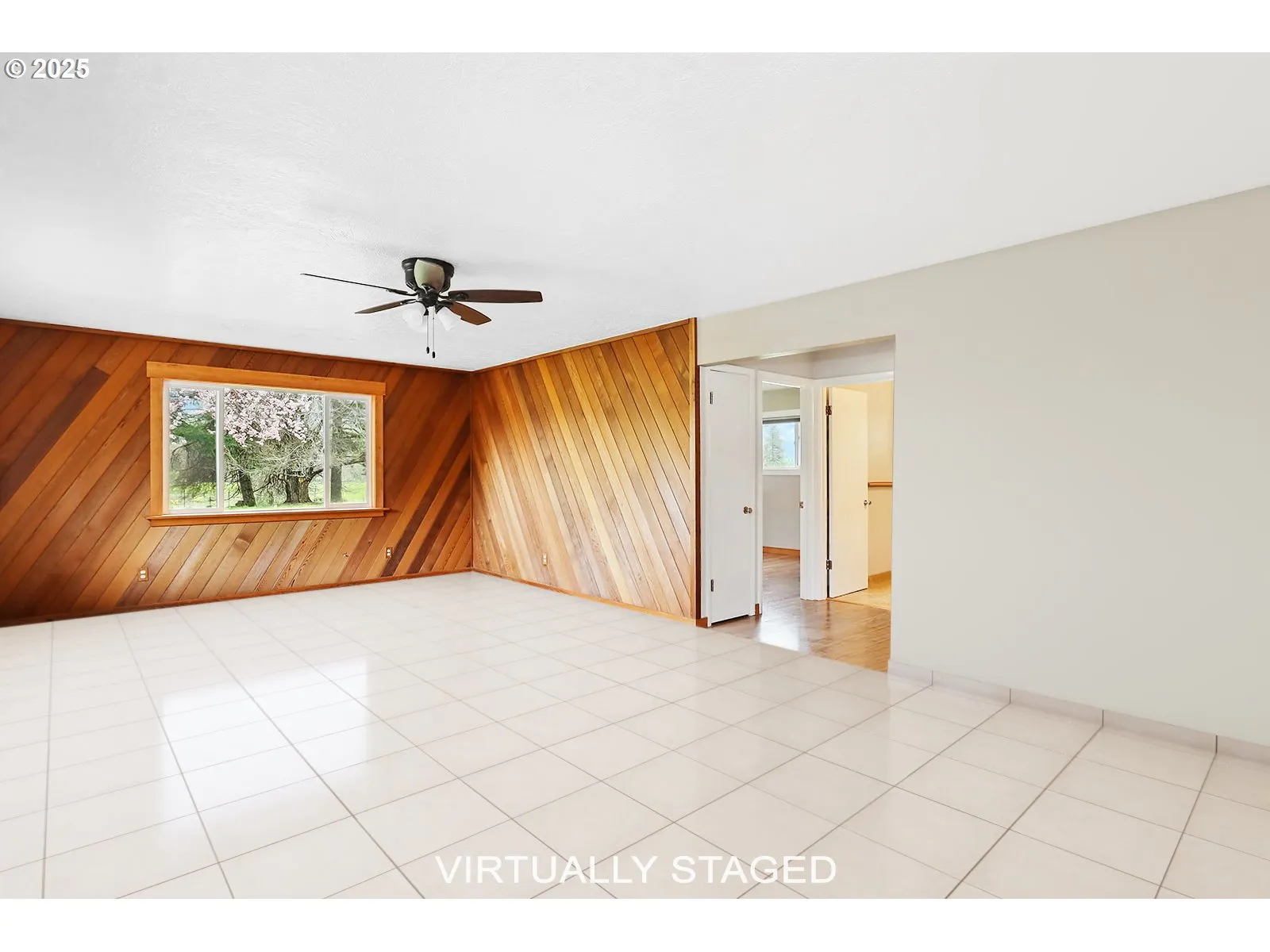 Living Room-Ceiling Fan