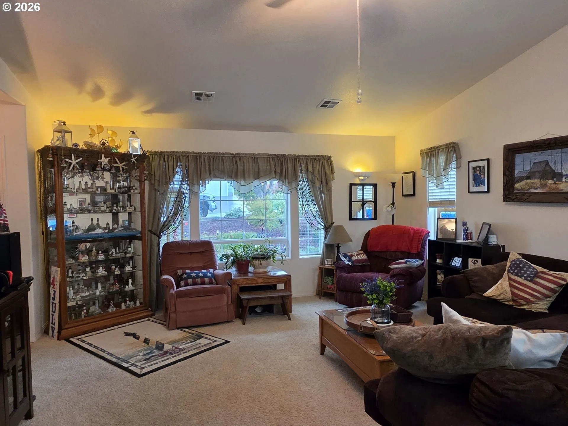 Living Room-Ceiling Fan