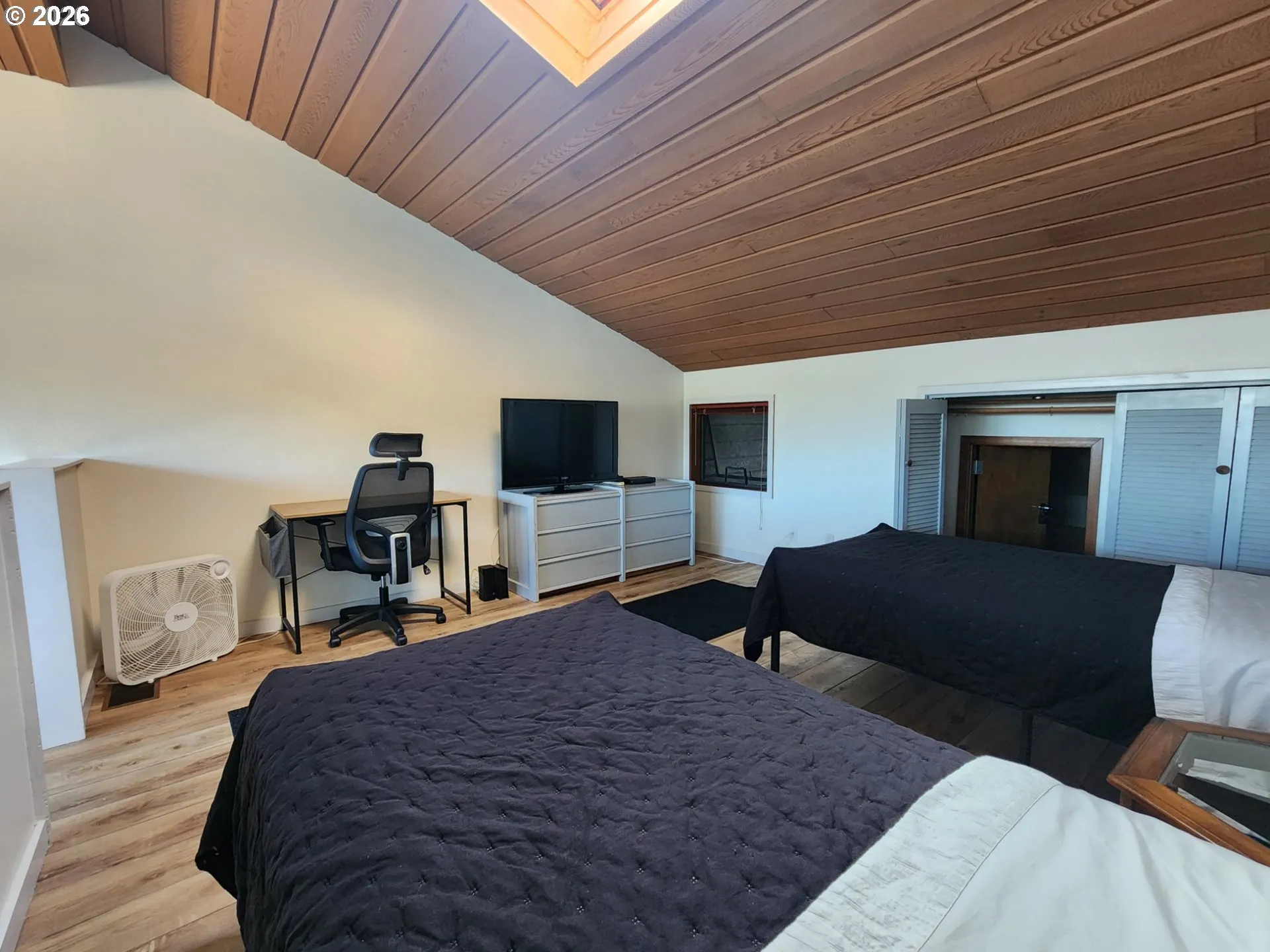 Bedroom-Upper