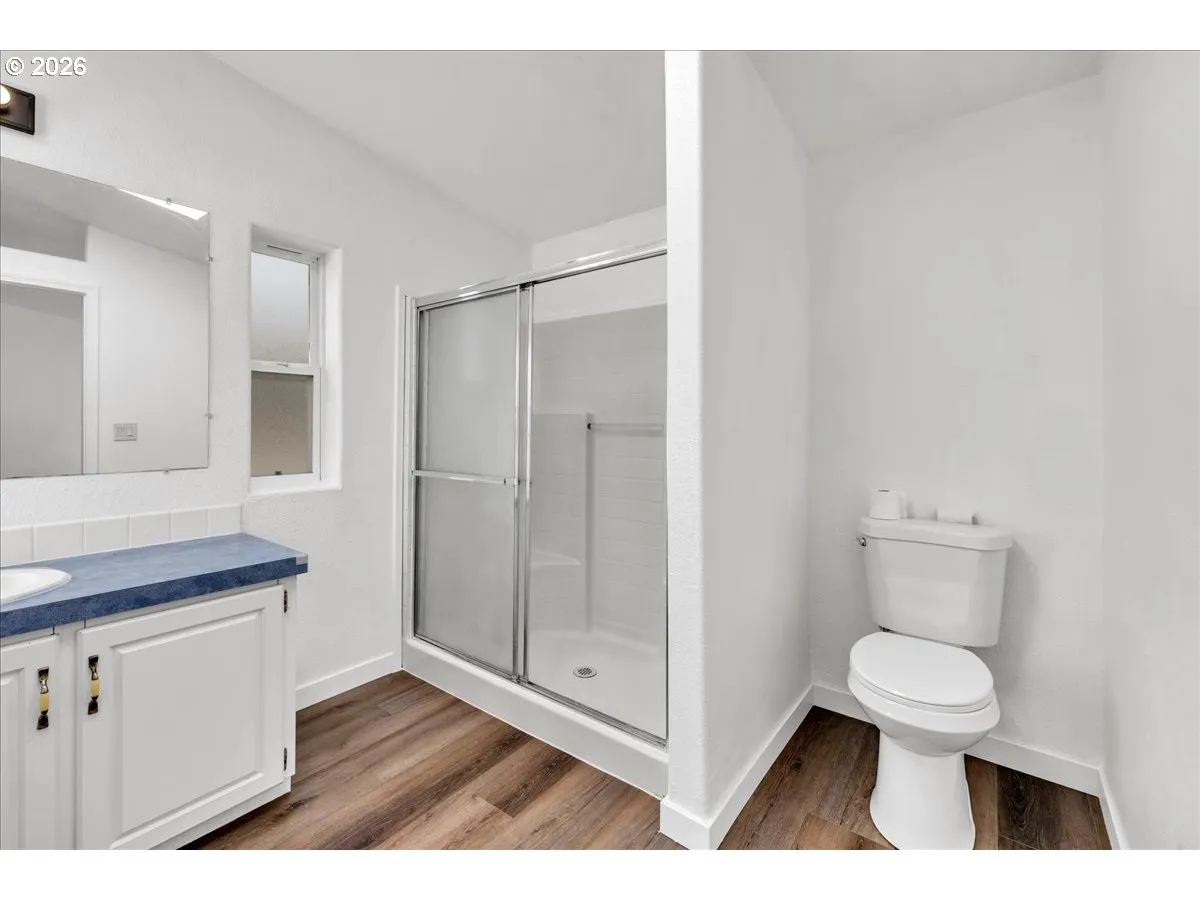Bathroom-Walk in Shower