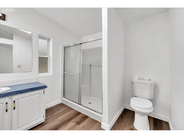 Bathroom-Walk in Shower