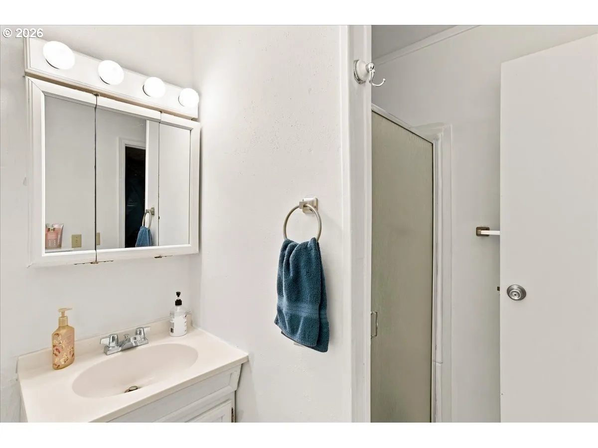 Bathroom-Lower