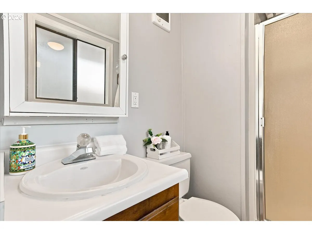 En Suite Bathroom-Upper
