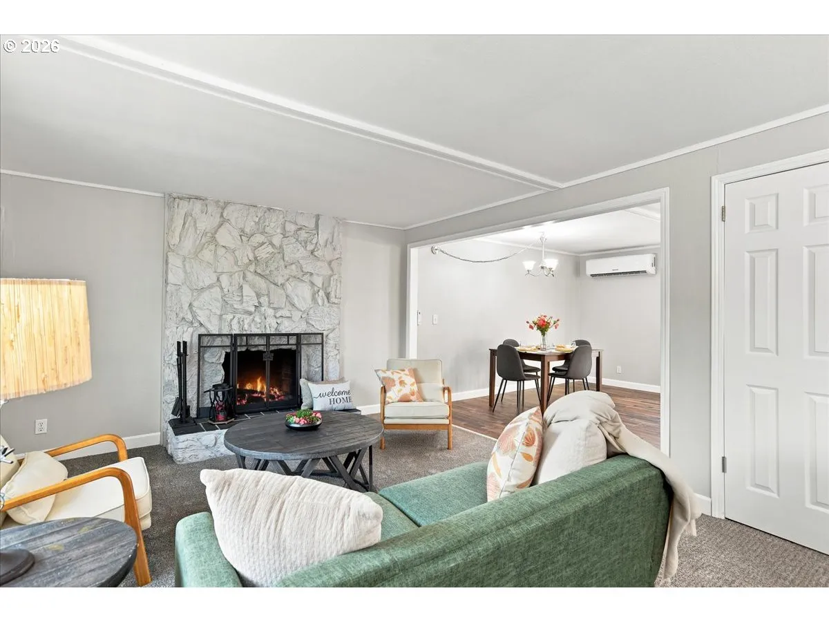 Living Room-Fireplace