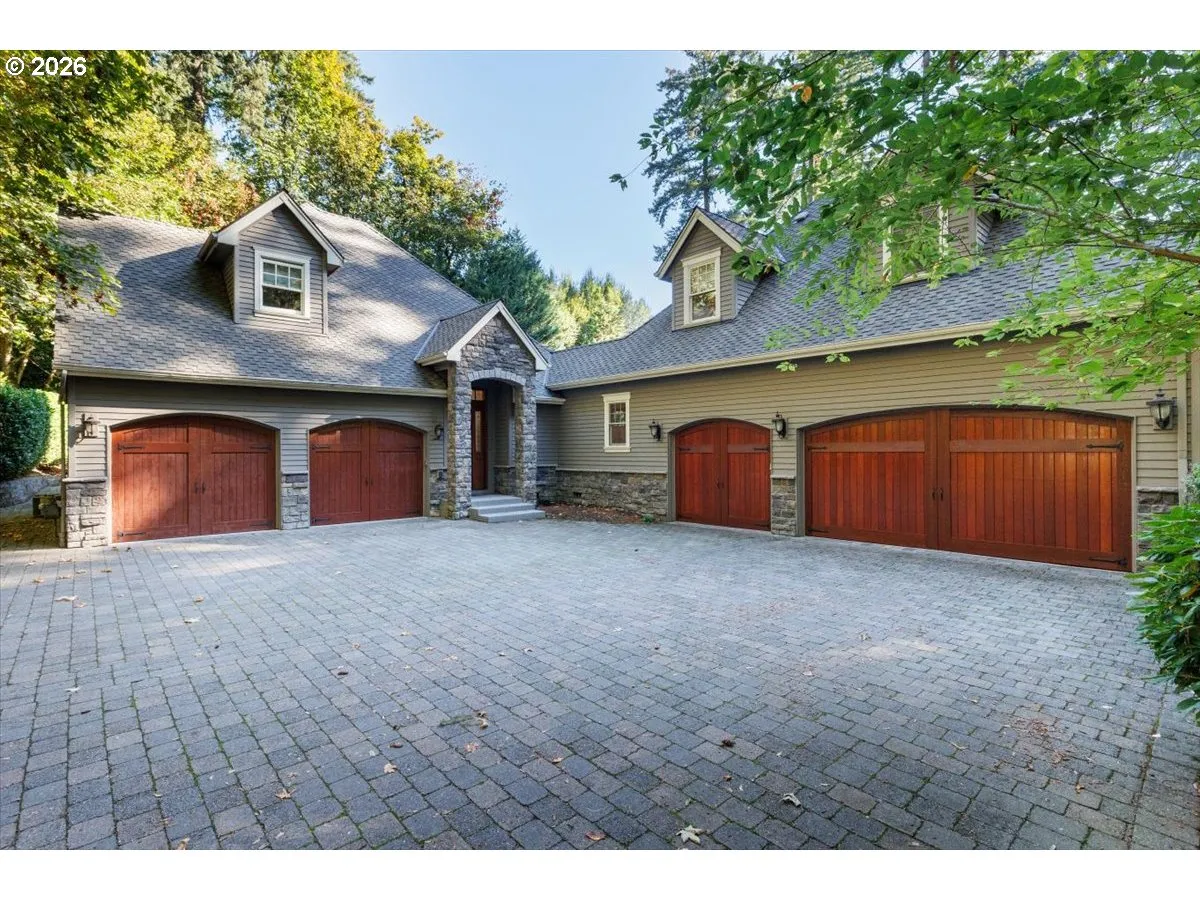Driveway-Gated