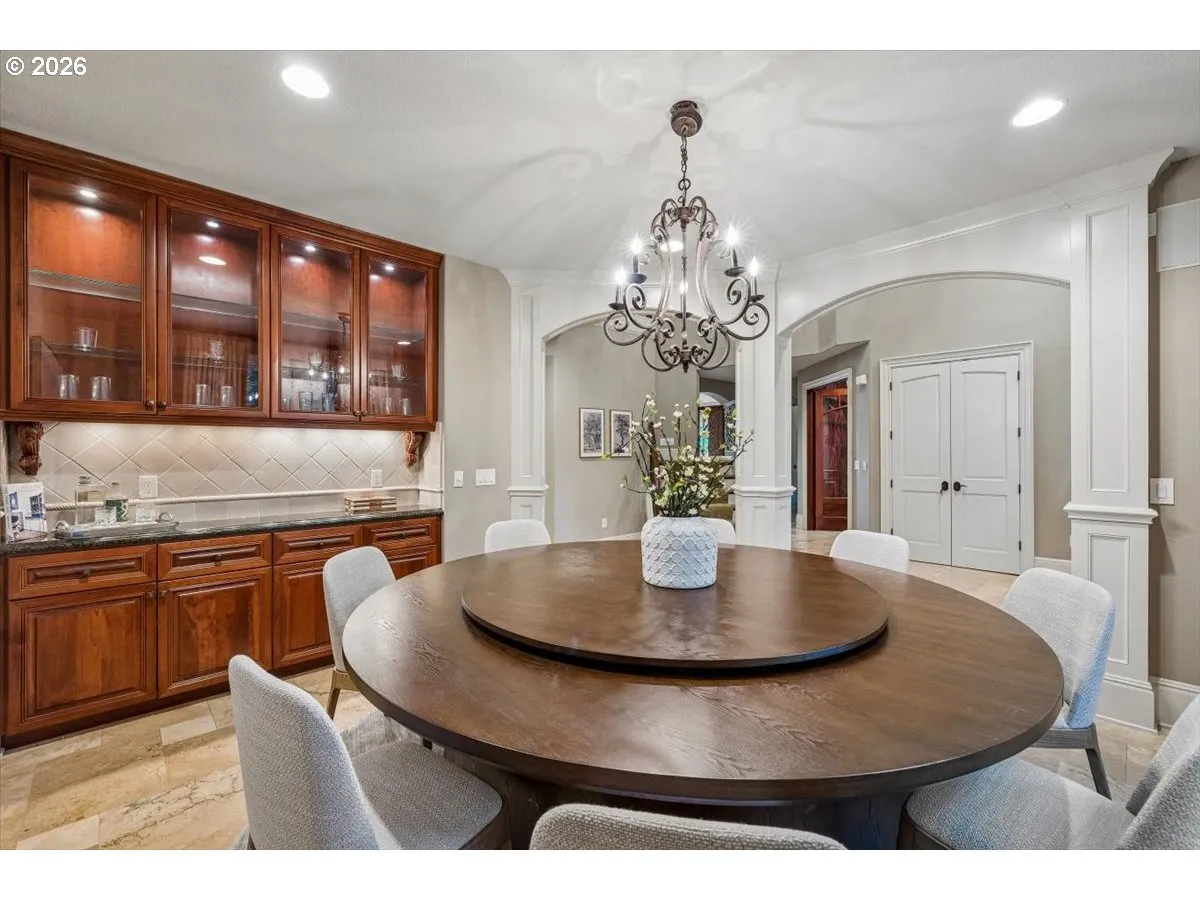 Dining Room-Built-In Cabinets