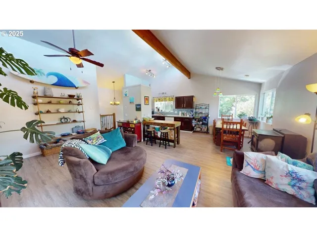 Living Room-Vaulted Ceilings
