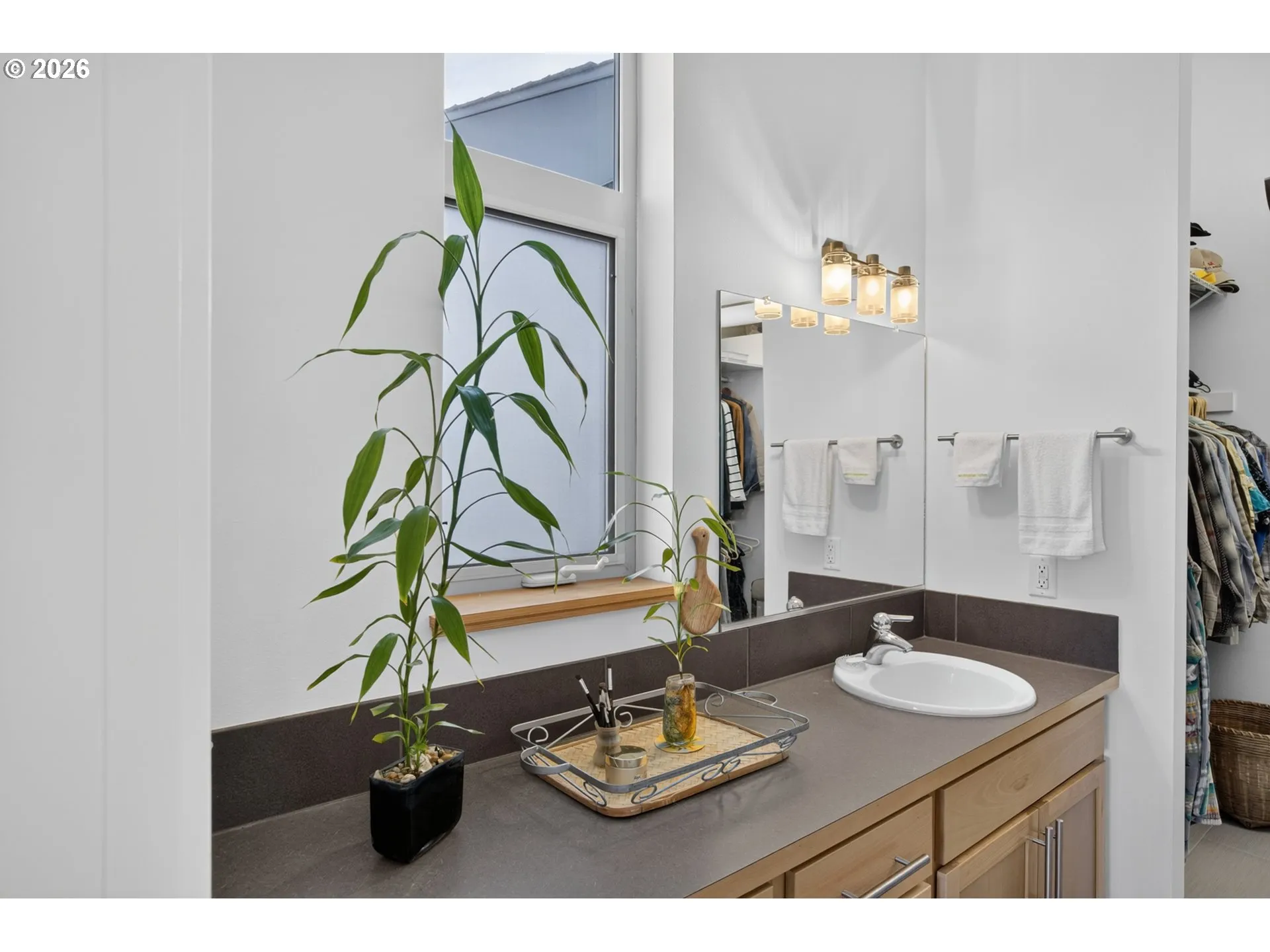 Bathroom, Attached-Upper