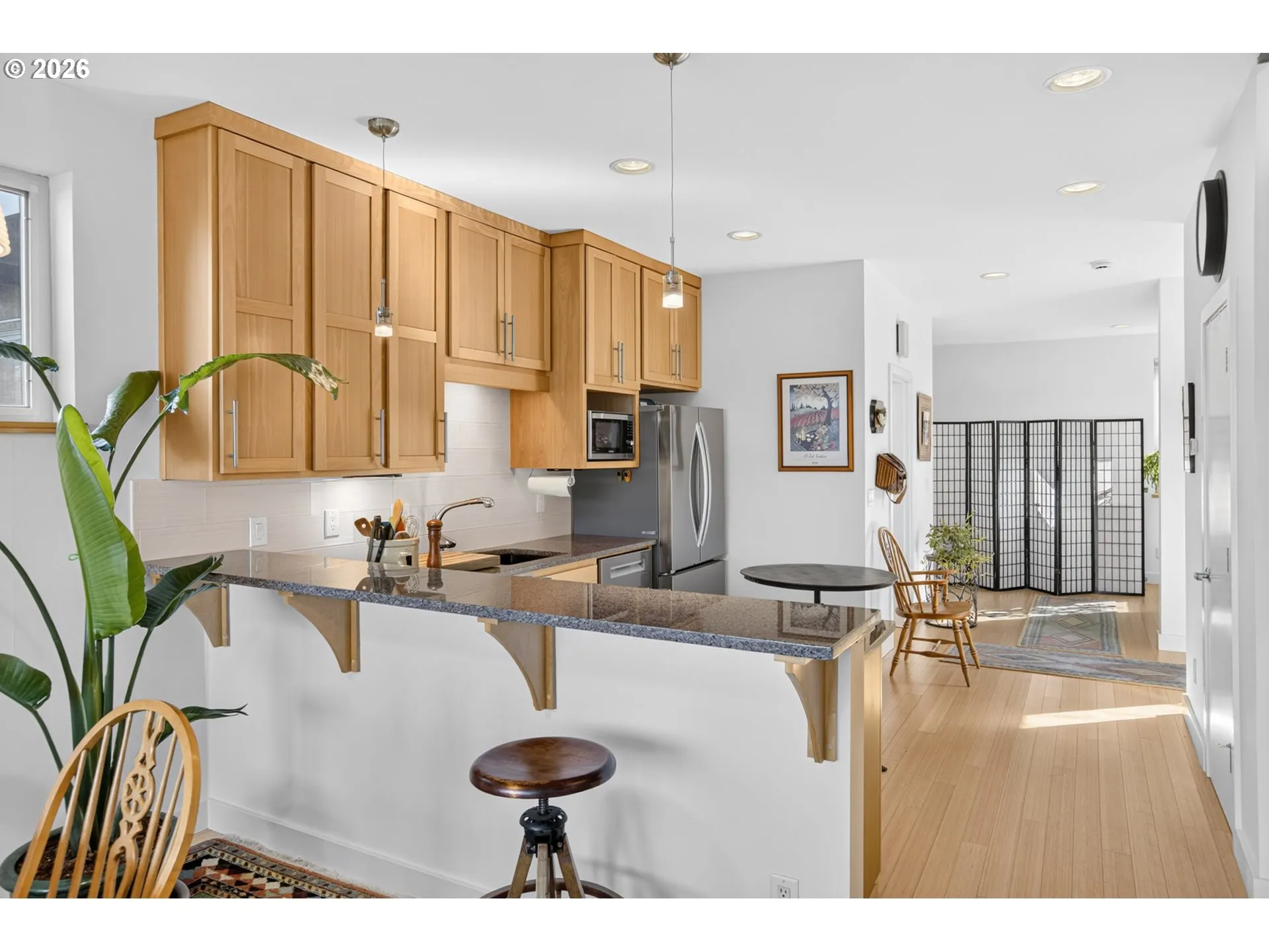 Kitchen-Breakfast Bar