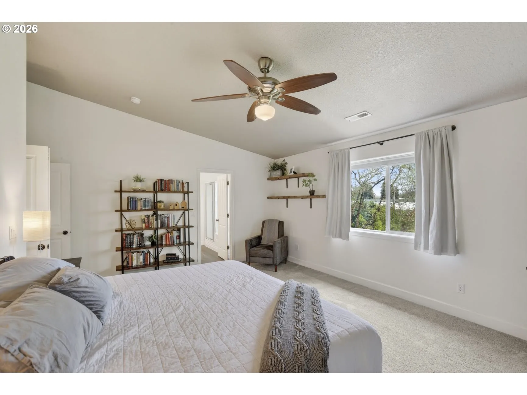 Bedroom, Owner's Suite-Vaulted Ceilings