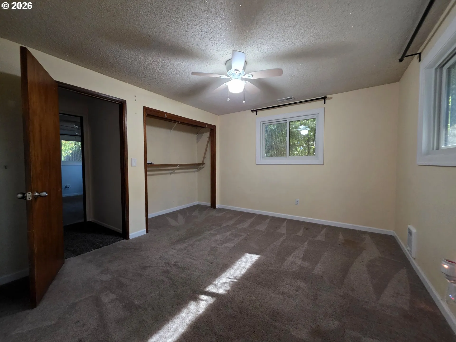 Bedroom, Primary