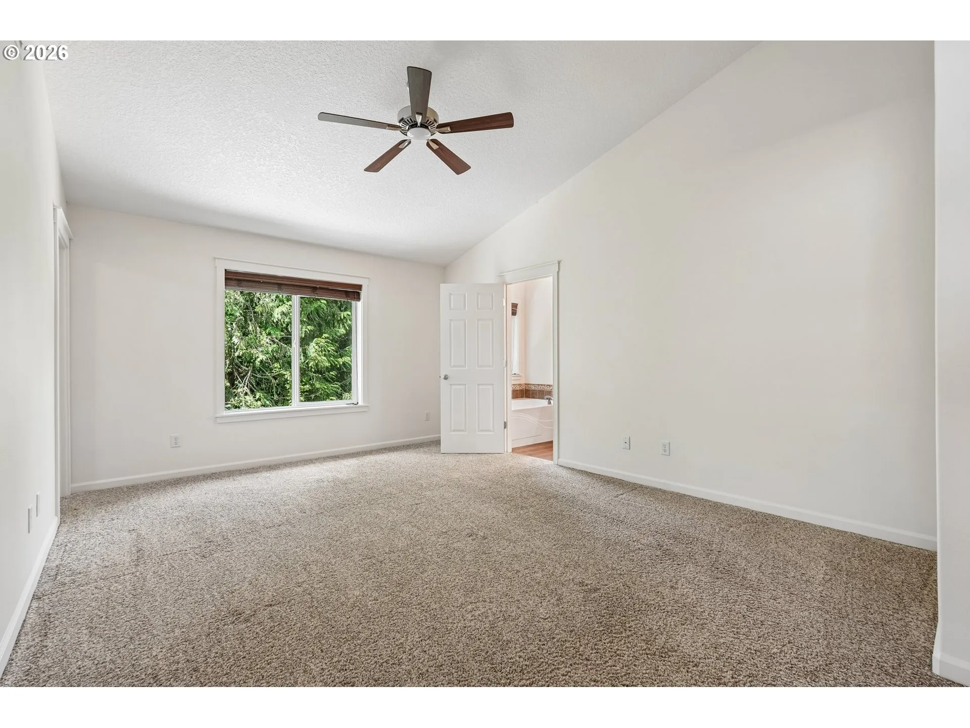 Bedroom, Owner's Suite-Vaulted Ceilings