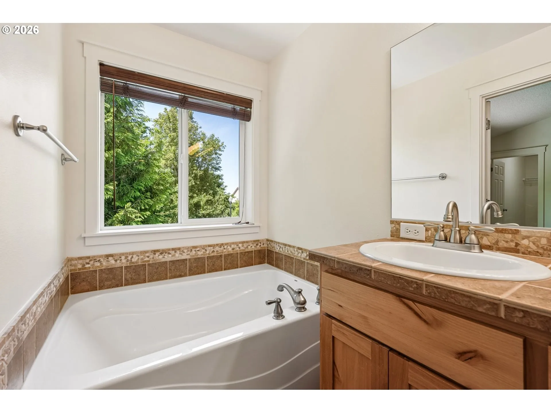 Bathroom, Attached-Garden Tub