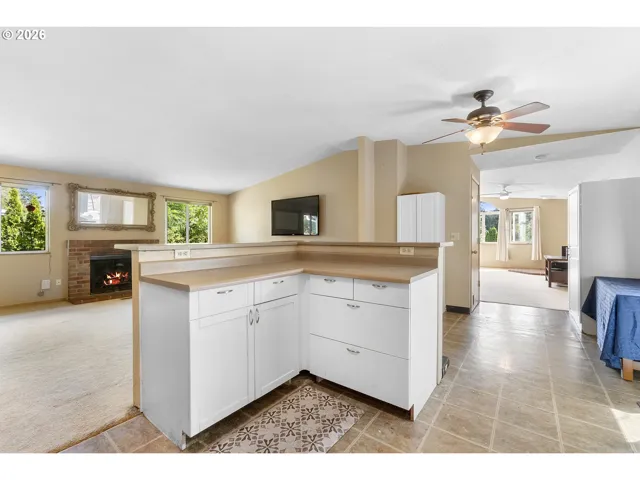 Kitchen/Nook-Eating Area