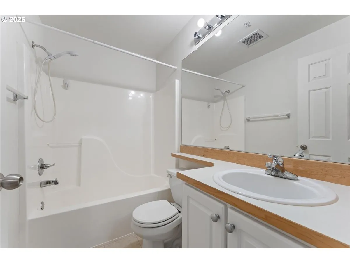 Bathroom-Upper