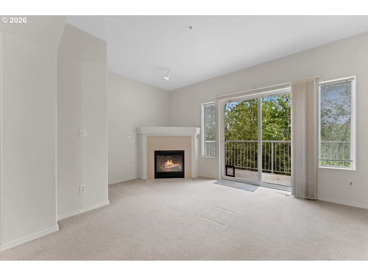 Living Room-Fireplace