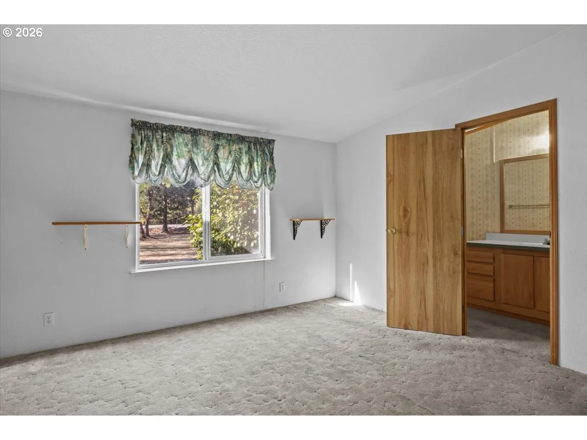 Bedroom, Primary