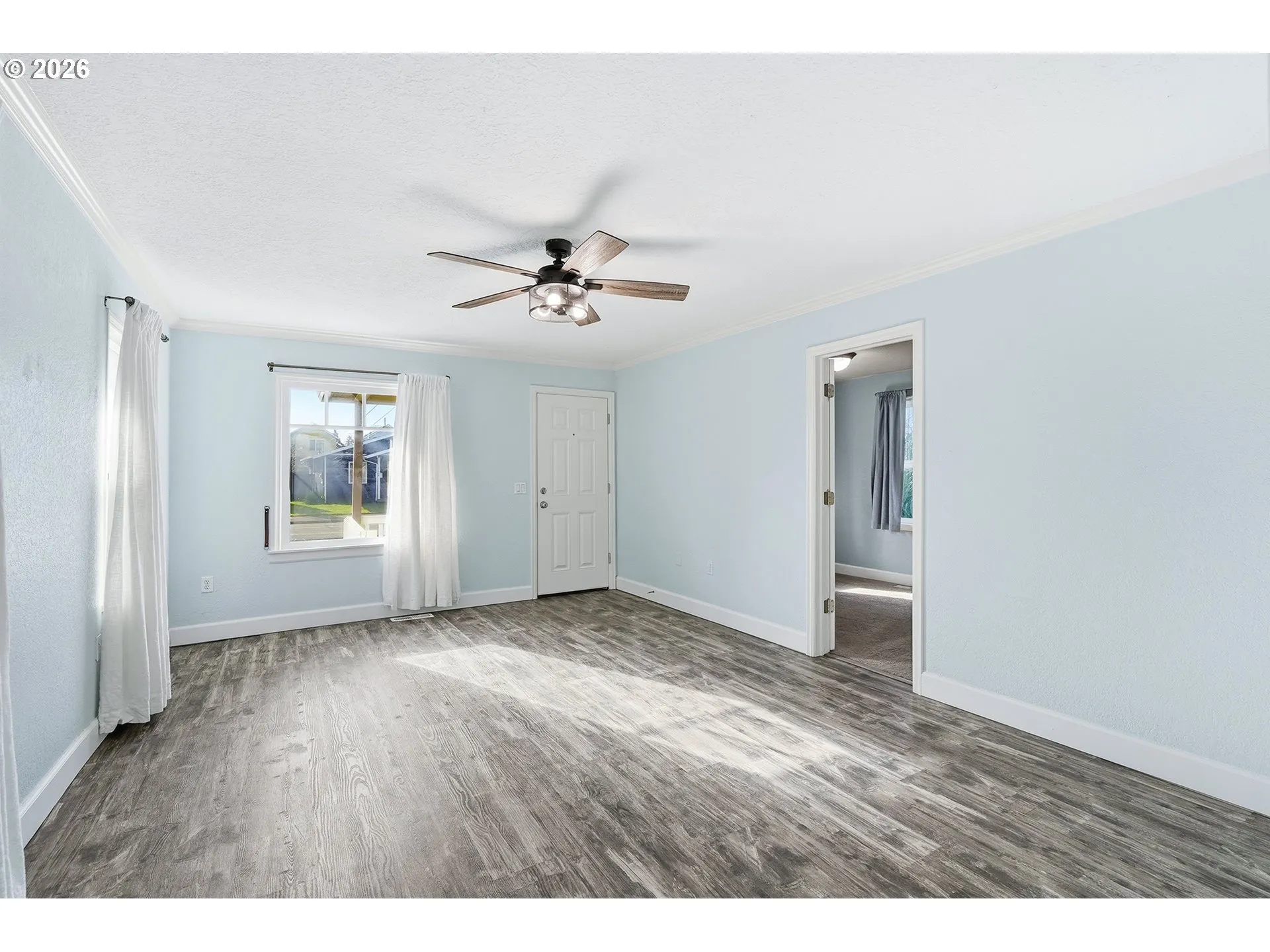 Living Room-Ceiling Fan