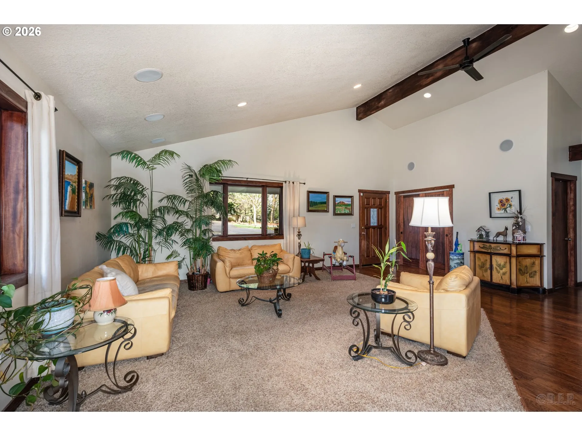 Living Room-Vaulted Ceilings