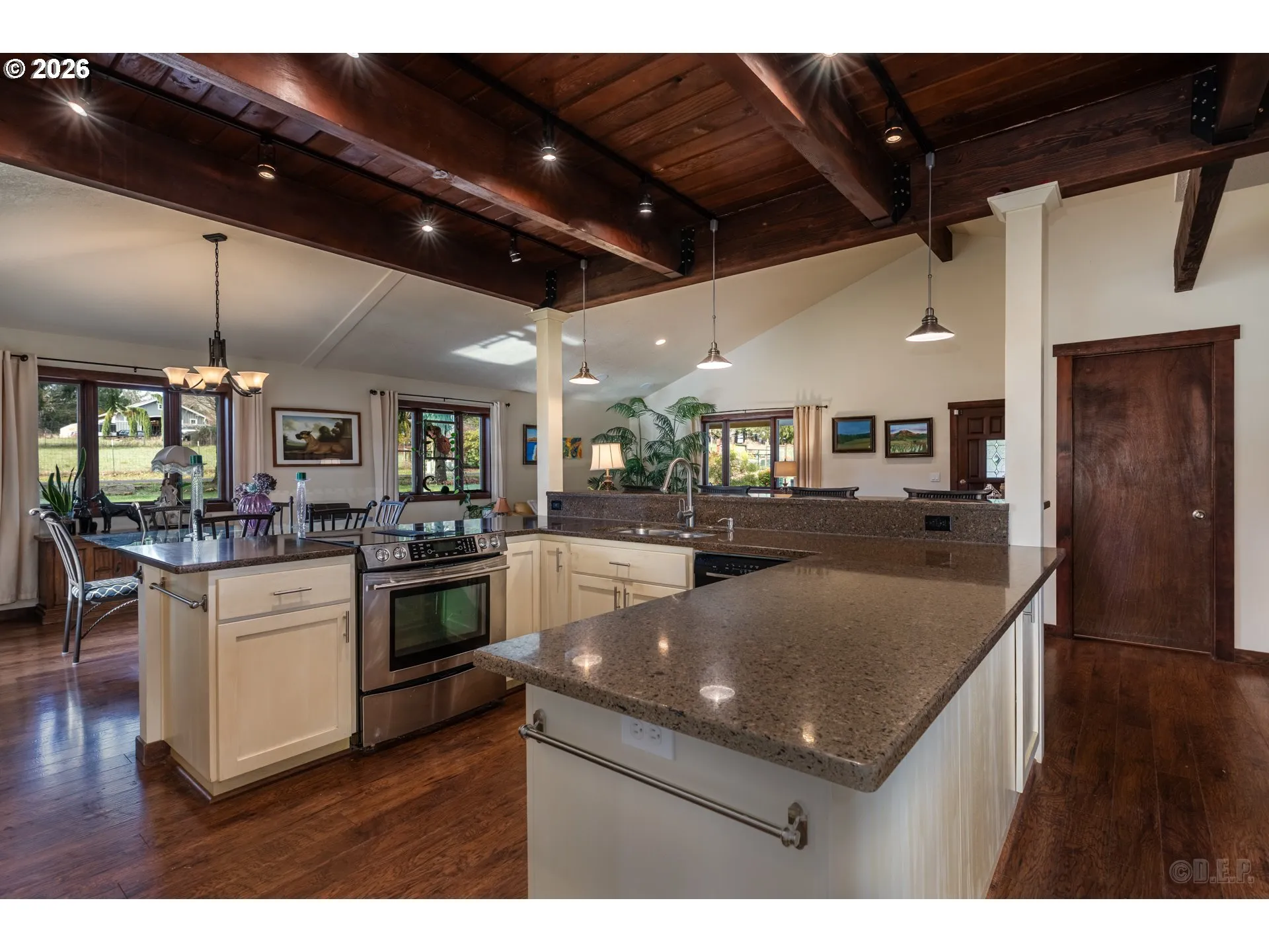 Living Room-Vaulted Ceilings