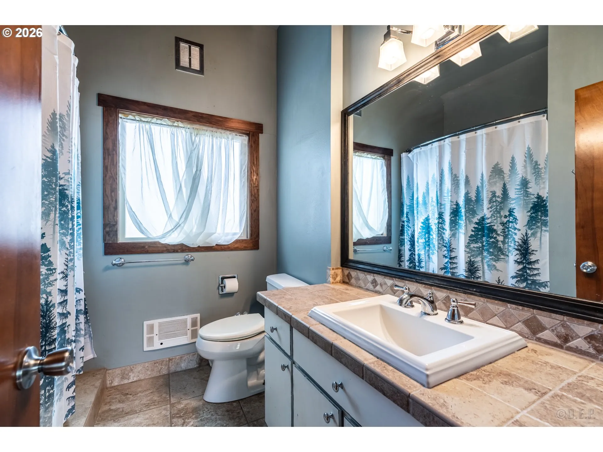 Bathroom-Upper