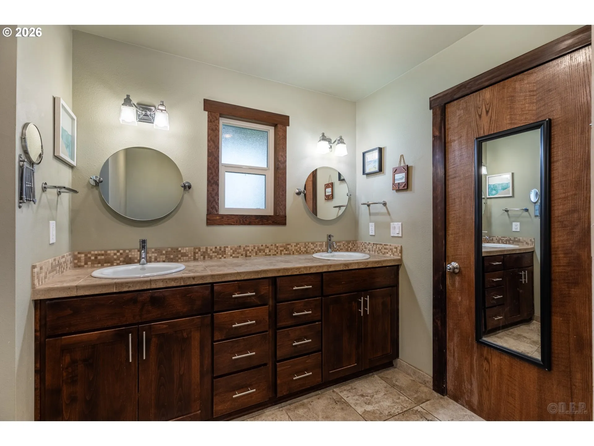 Bathroom, Attached-Double Sinks