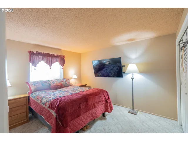 Bedroom, Primary