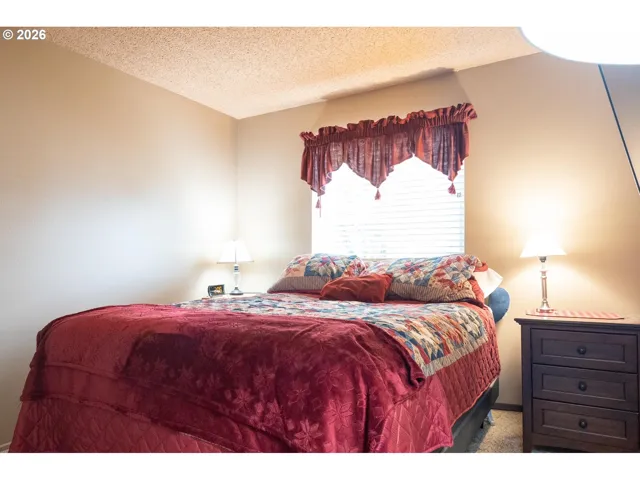 Bedroom, Primary