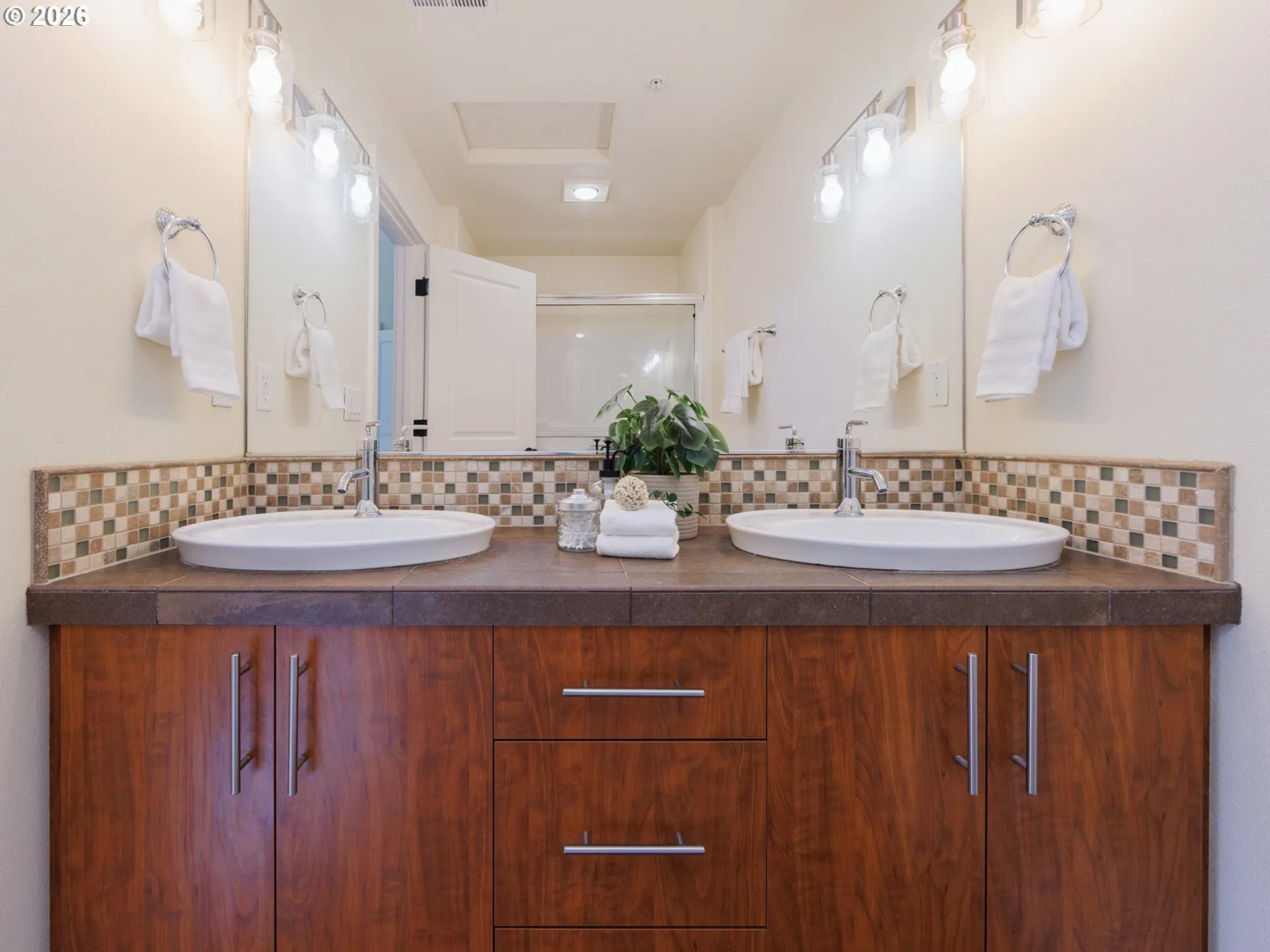 Bathroom, Attached-Upper