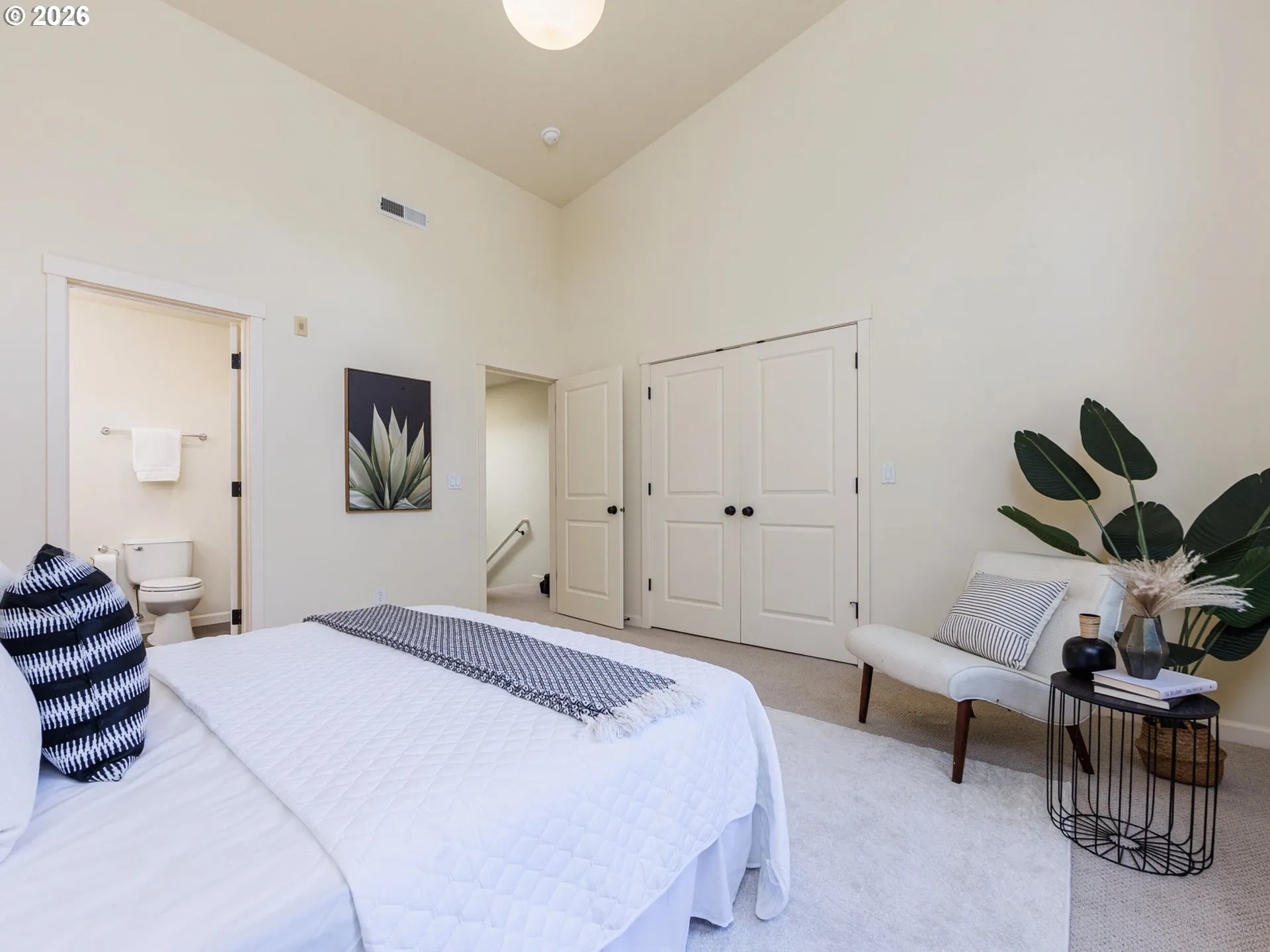 Bedroom, Primary-Upper