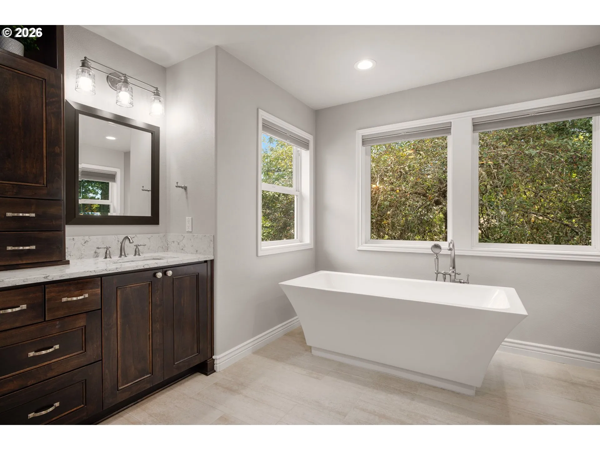 Owner's Suite Bathroom-Garden Tub